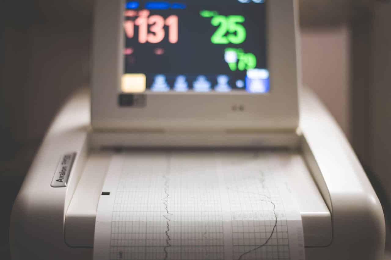 Pag-optimize sa Pamamahala ng mga Talamak na Kondisyon sa Kalusugan gamit ang RE.DOCTOR PPG Vitals Sign Scan